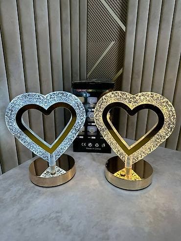 Ürünün adı: Ürək formalı LED masa lampası Təsvir: - Dekorativ ürək