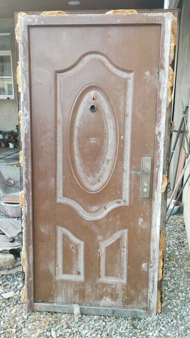 seyf gapilar: Qapi satilir.islenmis.olcusu 1×2.05.qiymet 90 azn — 2