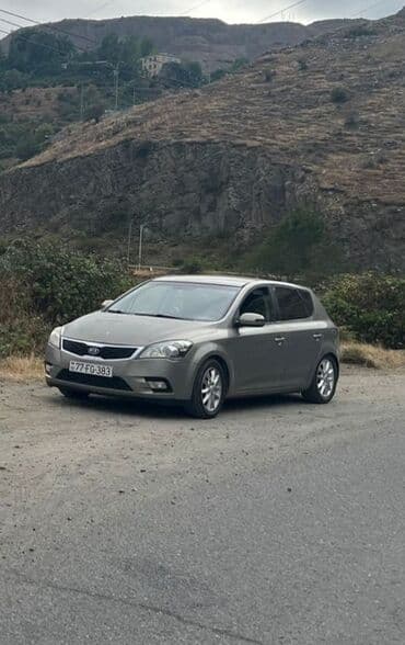 продажа подержанных автомобилей: Kia Ceed: 1.6 л | 2010 г. Хэтчбэк — 1