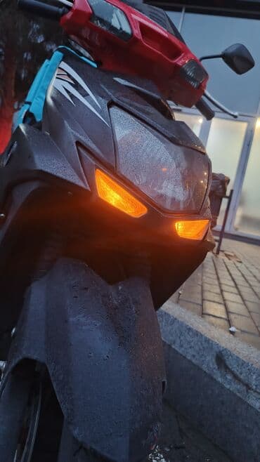купить мопед в кредит: Qırmızı rəngli benzinli skutər Moto satilir 125 kub prava teleb edir — 8