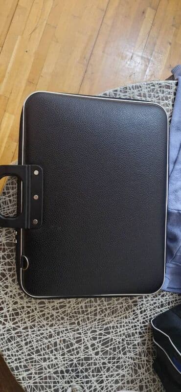 Noutbuklar üçün adapterlər: Yenidir,istifadə edilməyib. Notebook üçün aldım ölçü böyük olduğu üçün — 1