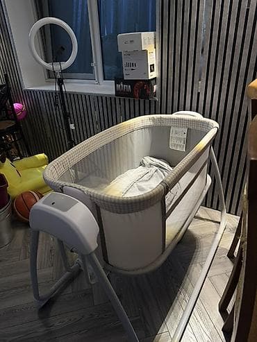Oğlan və qız üçün, Dördbucaq, Beşik, Dəstsiz, Matras ilə, Yellənmə mexanizm ilə