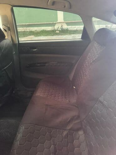 014 sekilleri: Toyota Prius: 1.5 l | 2007 il Hetçbek — 4