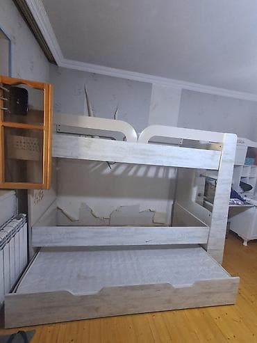 Oğlan və qız üçün, İşlənmiş, İkinəfərlik çarpayı, Yazı masası — 2