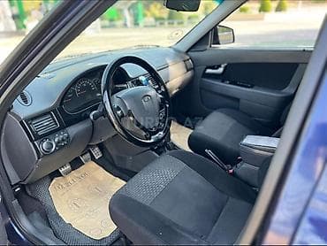 niva 4 qapili: LADA Priora sedan ili 2013 . özünə ideal piryora axtaranlar narahat — 8