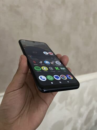 телефон для пожилых людей fly: Poco M5s, 256 ГБ, Отпечаток пальца, Face ID — 2