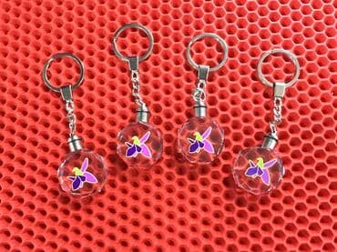 İşıqlı brelok bundan başqa hər növ avtomobi̇l aksessuarlarinin