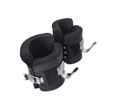 Asma hərəkətləri üçün nəzərdə tutulmuş bu qara rəngli çəkmələr, tərs