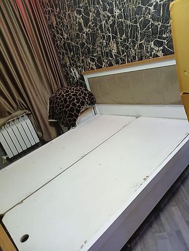 hacioglu mebel: Ağ rəngli, yumşaq başlıqlı iki nəfərlik çarpayı - Ölçü: təxmini — 2