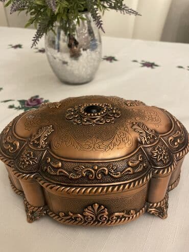 pul yığmaq üçün kassa: Mücrü — 1