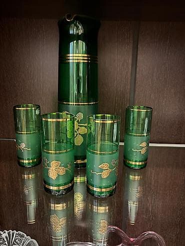 Yaşıl şüşə sürahi və stəkan dəsti - Dəst tərkibi: 1 ədəd sürahi lalafo.az -da Yaşıl şüşə sürahi və stəkan dəsti - Dəst tərkibi: 1 ədəd sürahi