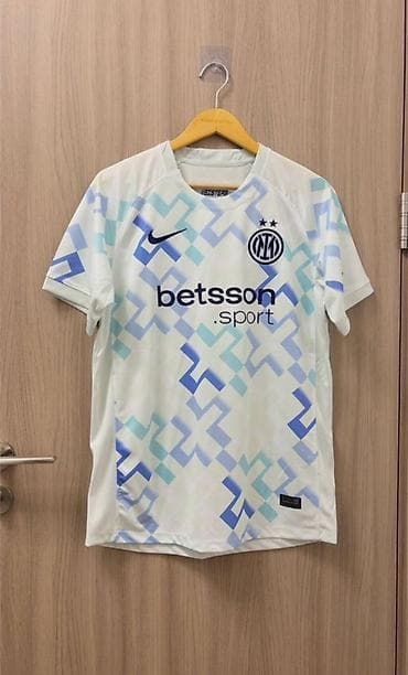 futbol forması: •Ölçüləri var❗️ •Metrolara çatdırılma ödənişsizdir❗️ •Orijinalla 1’ə — 7