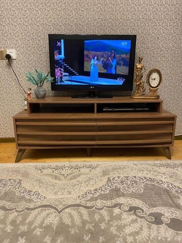 gül refi: Yeni, Düz TV altlığı, Polkalı, Taxtalı, Azərbaycan — 1