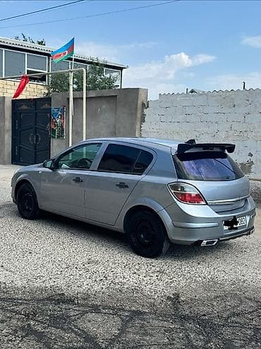 kia servis ehtiyat hisseleri: Opel Astra: 1.4 l | 2009 il 296000 km Hetçbek — 4
