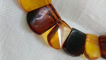 xiaomi mi band 1: Baltik üslubunda,təbii kəhrəba boyunbağı.Sovet dövründə,1970-ci — 9