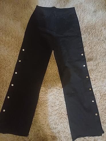 35 almisam. 15 satiram tezedir geyinilmeyib . kenarlari duymeli acilir