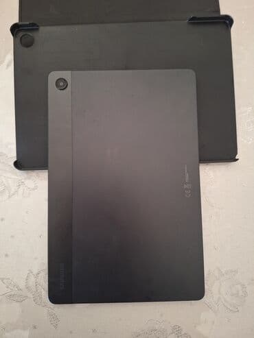 андроид мониторы для prado: Funksional qara rəngli Samsung planşet. Onun geniş, yansımayan ekranı — 4