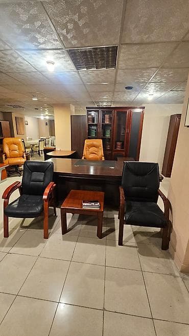 kuxna mebeller: 🩸 MAYA 7545 – Vitrin malı 🩸 Ofis mebeli dəsti: - Geniş direktor yazı — 1