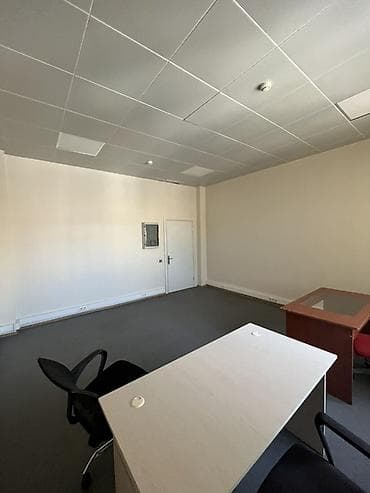 icare obyek: Ofis otağı – işə hazır, mebellə - Geniş, işıqlı kabinet planı - Tavan — 2