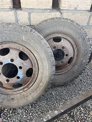 maşın alveri: Yük avtomobili üçün təkər və disk komplekti - Ölçü: 8.25 R20 (təkər — 2