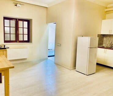 studio menzil kiraye: Binəqədi rayonu Nəsimi metrosunun yaxınlığında,3 mertebeli binanın — 3