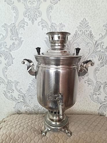 Klassik kömürlü samovar - Material: parlaq metal gövdə, möhkəm tökmə