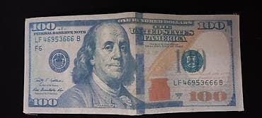 Möhkəm parça cüzdan. Yumşaq qatlana bilir.İçinə böyük əskinazlar rahat