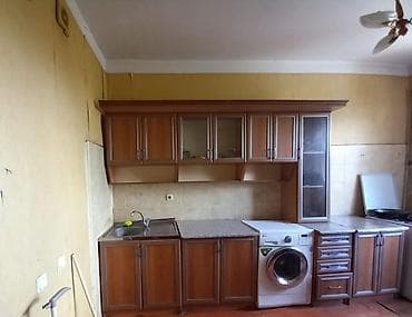 ayyaqabi skafi: Mətbəx mebeli dəsti - Üst və alt dolablar: taxta teksturalı fasadlar — 1