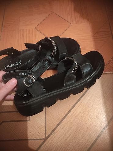 adli sepler: Qadın sandal modeli – XINFUDA - Rəng: qara - Ölçü: 39 (S 1010 39 — 1
