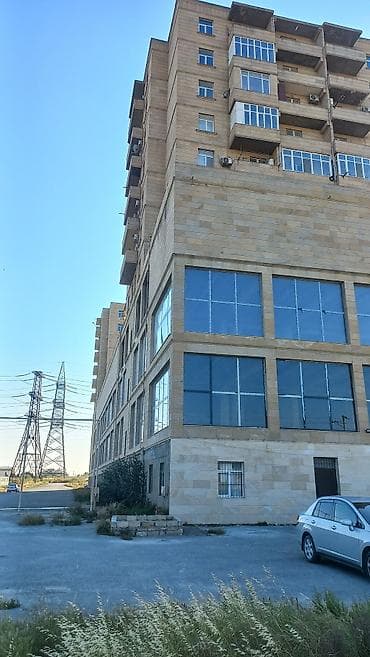 TECILI SATILIR. Binada yaṣayiṣ var. QAZ, İṢIQ SU daimi var. Lift var