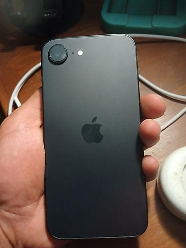IPhone 16e, 128 ГБ, Черный, Face ID — 5