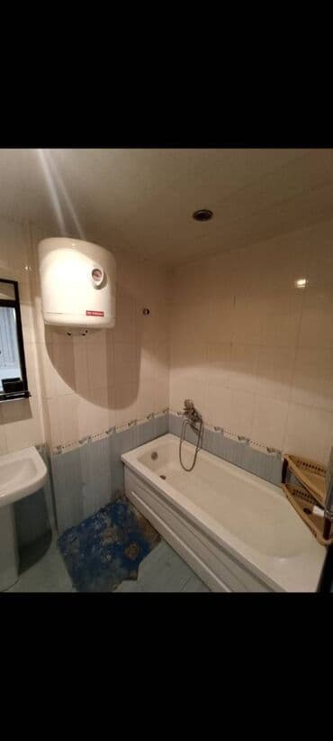 kiraye ev qarayevde: Xətai metrosunun çıxışında 13 mertebeli binanın 3-cü mərtəbəsində — 8