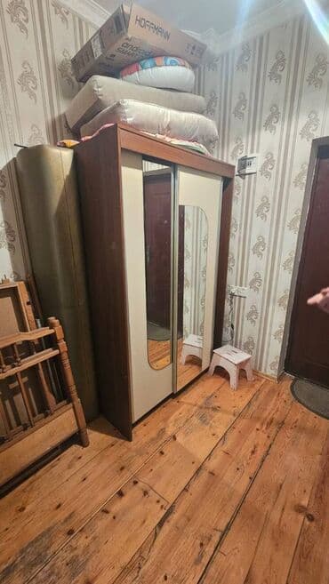 1 otaqli kiraye evler 20 yanvarda: Xalqlar metrosuna yaxın,10 mərtəbənin,8-ci mərtəbəsində,1 — 8