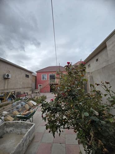 masazır həyət evi: Həyətyanı fərdi yaşa döşənmiş yol və meydança - Gül kolları və — 1