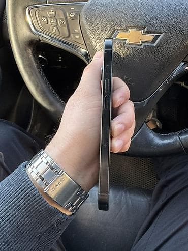 iphone 12 mini ekran: IPhone 16 Pro, 128 GB, Qara, Face ID — 3