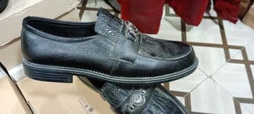 черные мужские мокасины: Kişi loafer ayaqqabısı – klassik dizayn - Rəng: qara - Üst hissə — 1