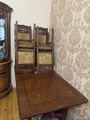 Açılmayan, Dördbucaq masa, 4 stul