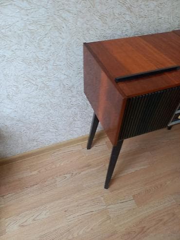 Radiola 314 modeli 1970-ci illerin lampıvı işlek veziyyetde vinil — 5