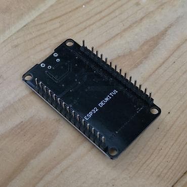 ESP32 DevKit v1 (Wi‑Fi + Bluetooth) inkişaf lövhəsi Xüsusiyyətlər: - — 2