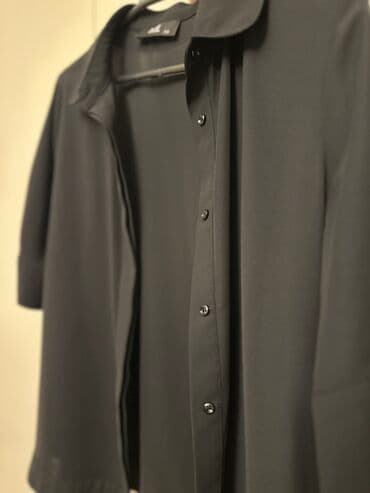 Kurtkalar: ADL xs qara köynek
çox az geyinilib☺️
S razmerədə olur — 4