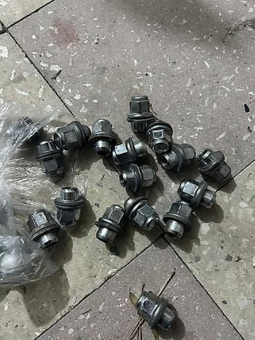 Avtomobil təkər qozları (boltlu qapaqlı tip) Prius 20/30kuza original