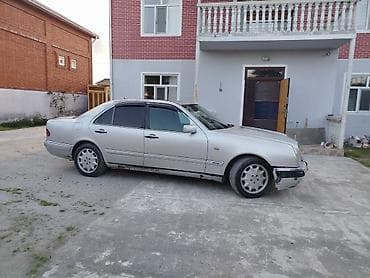 111 motor mercedes: Mercedes-Benz E-Class: 2.2 l | 1998 il Sedan — 4