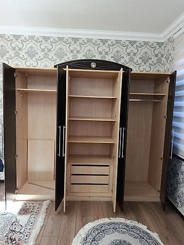 paltar qarderobu: İşlənmiş, 6 qapı, Qəhvəyi, Digər material, Açılan, Düz dolab — 1