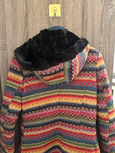 isci geyimi: 2dəfə geyinilib,yeni kimidir 36,38,40,razmerlərə uyğundukapşonlu və — 2