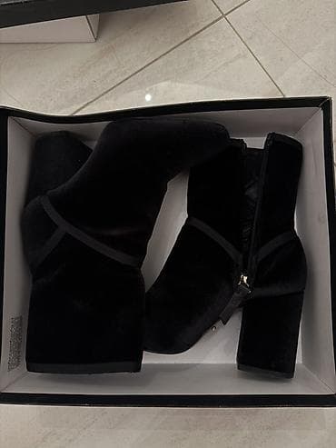 Çəkmələr: Massimo Dutti Qara məxməri qadın çəkmələri - Rəng: tam qara - — 1