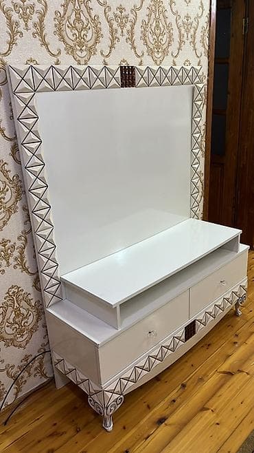 masa qiymətləri: Düz TV altlığı, Polkalı — 2