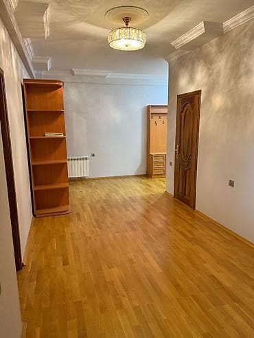 ucuz evler sabuncu: Bakı, 3 otaqlı, Köhnə tikili, m. Memar Əcəmi, 125 kv. m — 2