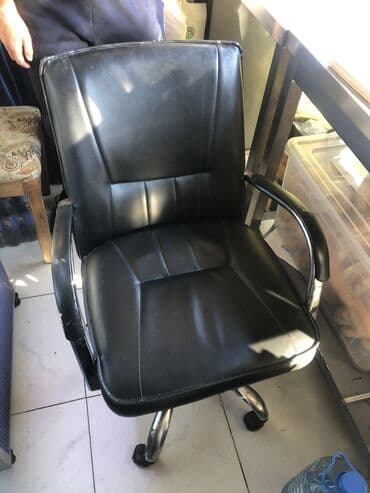 ucuz ofis kreslosu: İşlənmiş, Kreslo, Dəri, Kredit yoxdur — 1