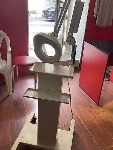 Dərzi/salon/estetik kabinetləri üçün mobil lupalı işıqlandırma stendi
