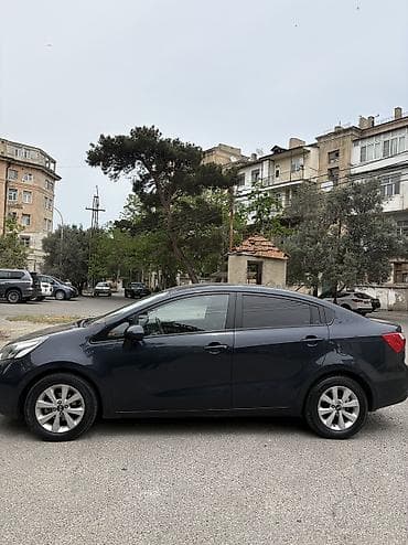 accent 2013: Kia Rio: 1.6 l | 2013 il Sedan — 3